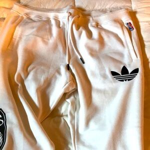 Joggers Adidas Originals NWT size 2XL